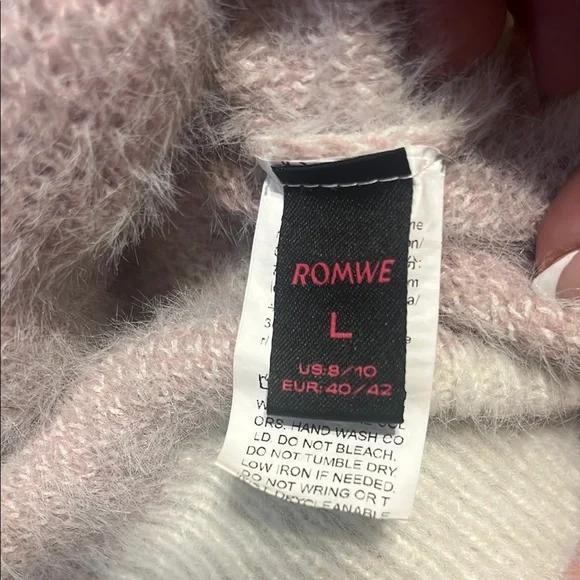 ROMWE Cream Fuzzy Sweater with Pink Star Print - Size L - Picture 3 of 3